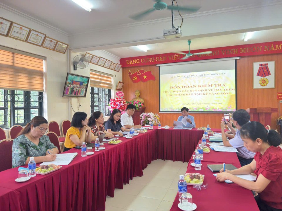 Trường THCS Mường Thanh đón đoàn của sở GD&ĐT Điện Biên về kiểm tra việc thực hiện các quy định về dạy thêm, học thêm; đào tạo kĩ năng sống.