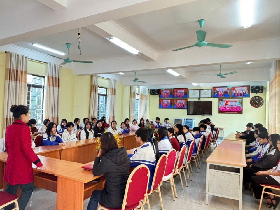 Thành tích ấn tượng tại kỳ thi chọn học sinh giỏi cấp tỉnh các môn văn hóa lớp 9,10,11,12 của Trường THCS Tân Bình