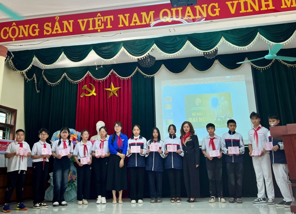 Liên đội Trường THCS Thanh Bình tổ chức thành công đại hội cháu ngoan Bác Hồ năm học 2024-2025