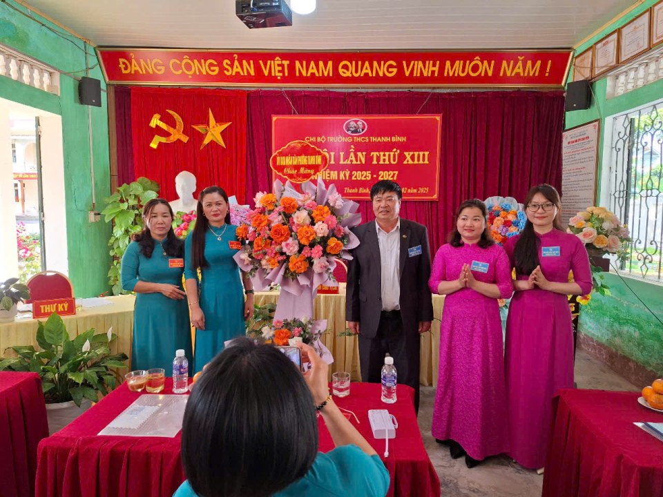 Trường THCS Thanh Bình tổ chức thành công đại hội Chi bộ nhiệm kỳ 2025-2027
