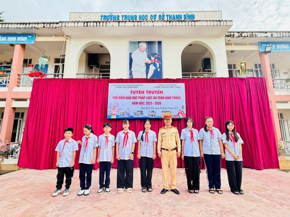 Trường THCS Thanh Bình, phường Điện Biên Phủ tuyên truyền, phổ biến giáo dục pháp luật về an toàn giao thông năm học 2025 – 2026