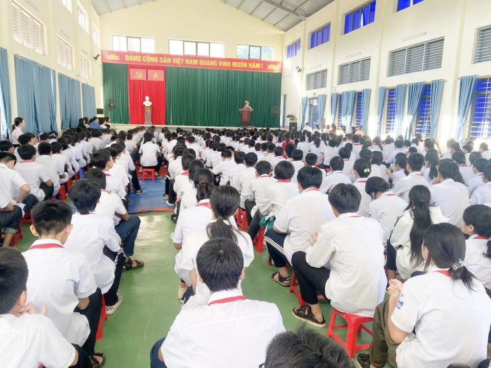 Tuyên truyền an toàn giao thông năm học 2023-2024