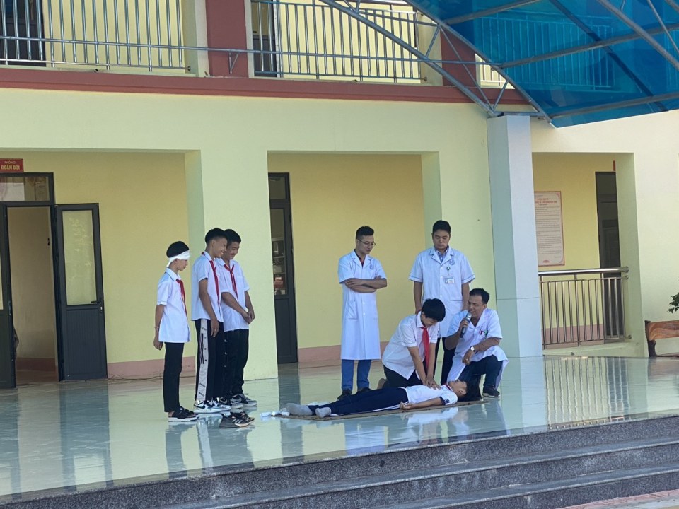 Trường THCS Trần Can hoạt động giáo dục ngoại khoá với chủ đề 
