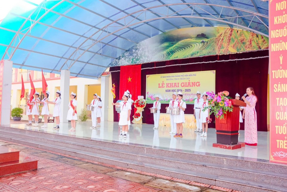 Tưng bừng lễ khai giảng năm học 2024 - 2025 của thầy và trò Trường THCS Trần Can