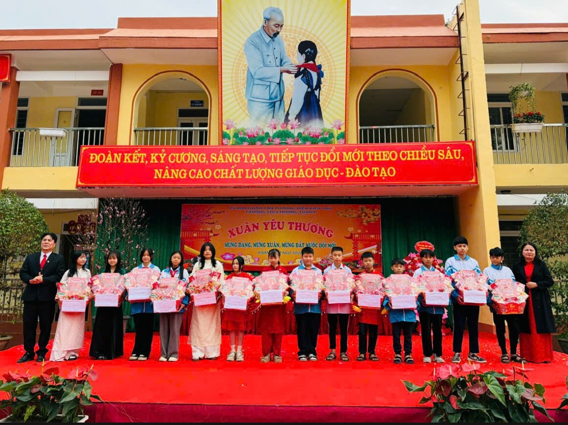 Xuân yêu thương – Tết sẻ chia