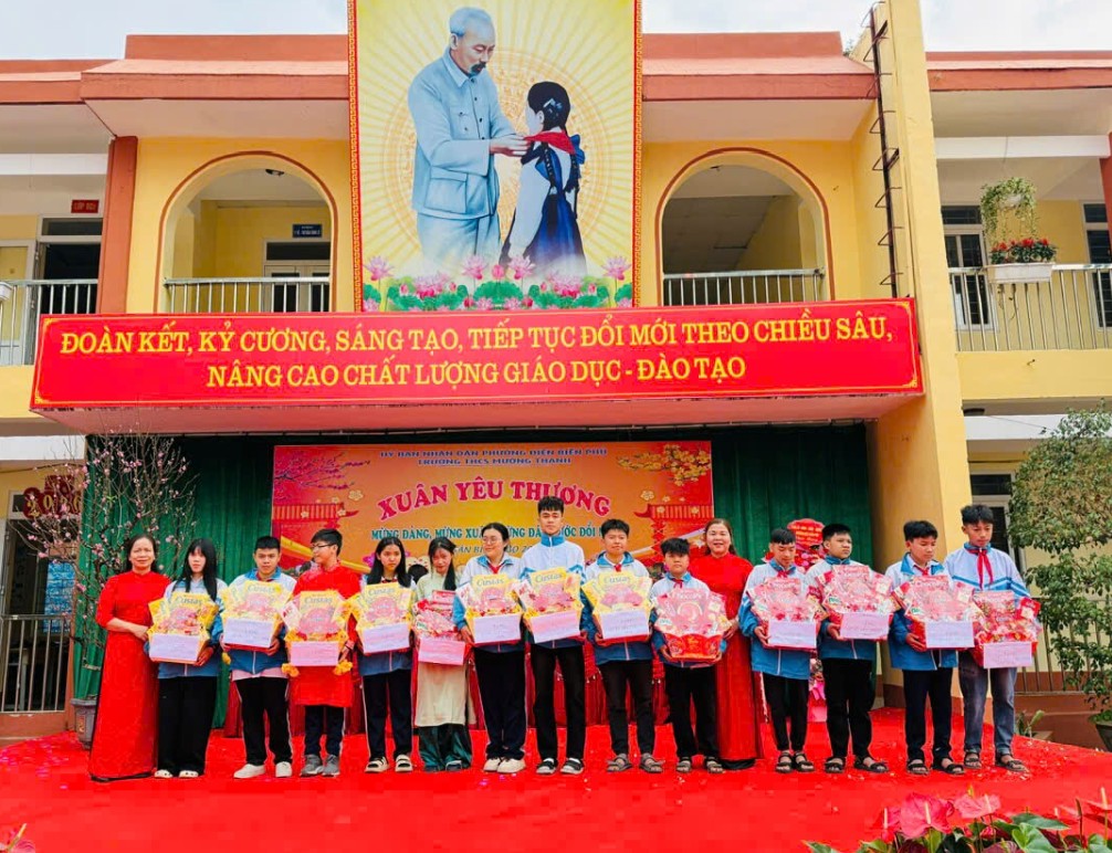 Xuân yêu thương – Tết sẻ chia
