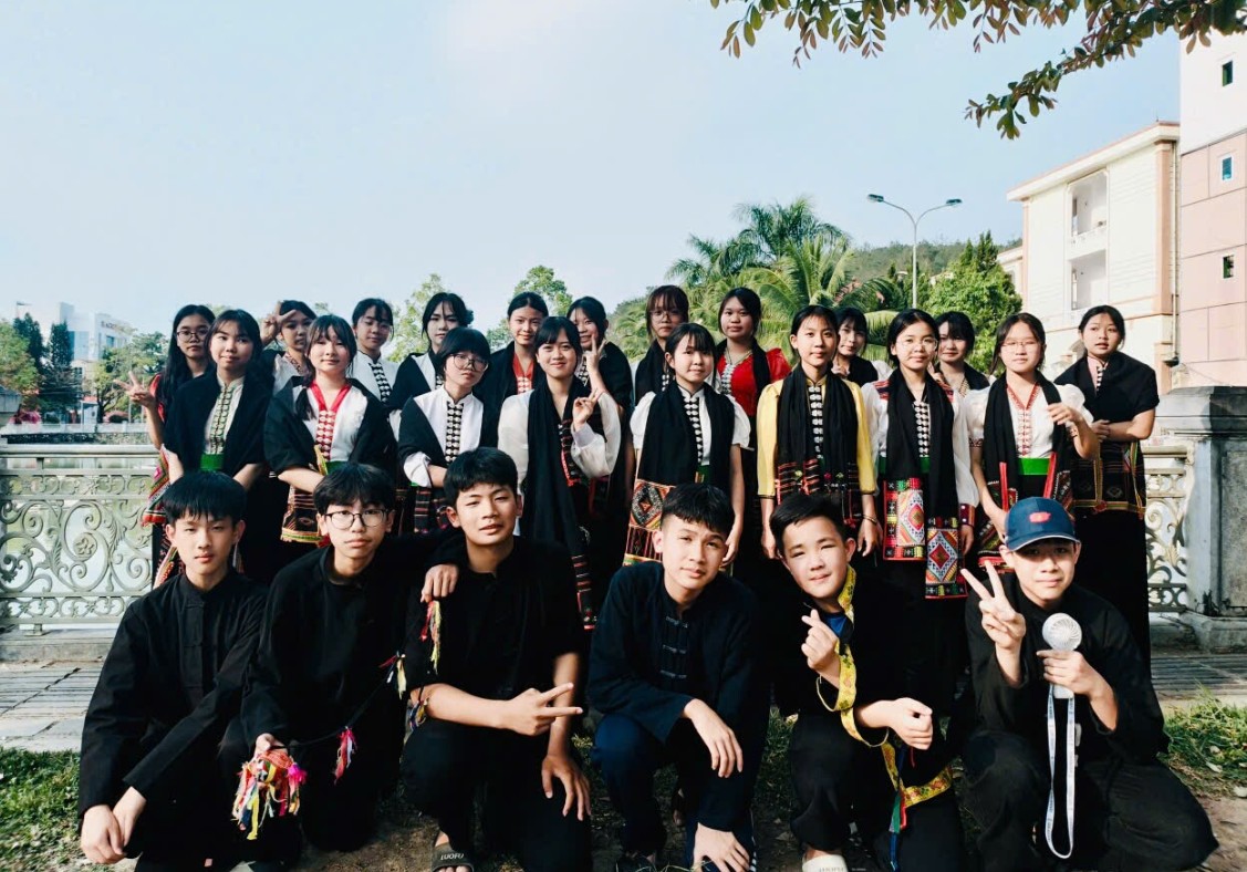 Trường THCS Mường Thanh tham gia lễ hội carnaval đường phố