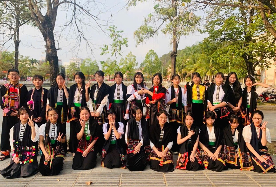 Trường THCS Mường Thanh tham gia lễ hội carnaval đường phố