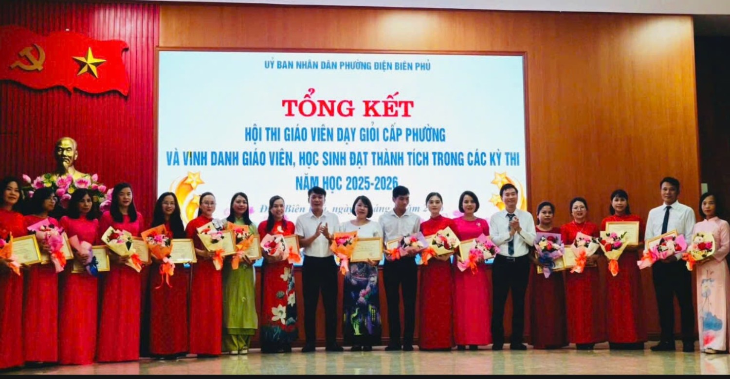 Trường THCS Mường Thanh tham dự tổng kết hội thi giáo viên giỏi cấp phường và vinh danh giáo viên, học sinh đạt thành tích trong các kỳ thi năm học 2025 – 2026.