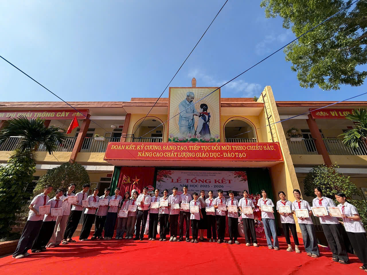 Rực rỡ sắc phượng hồng: Trường THCS Mường Thanh tổ chức lễ tổng kết năm học 2025-2026