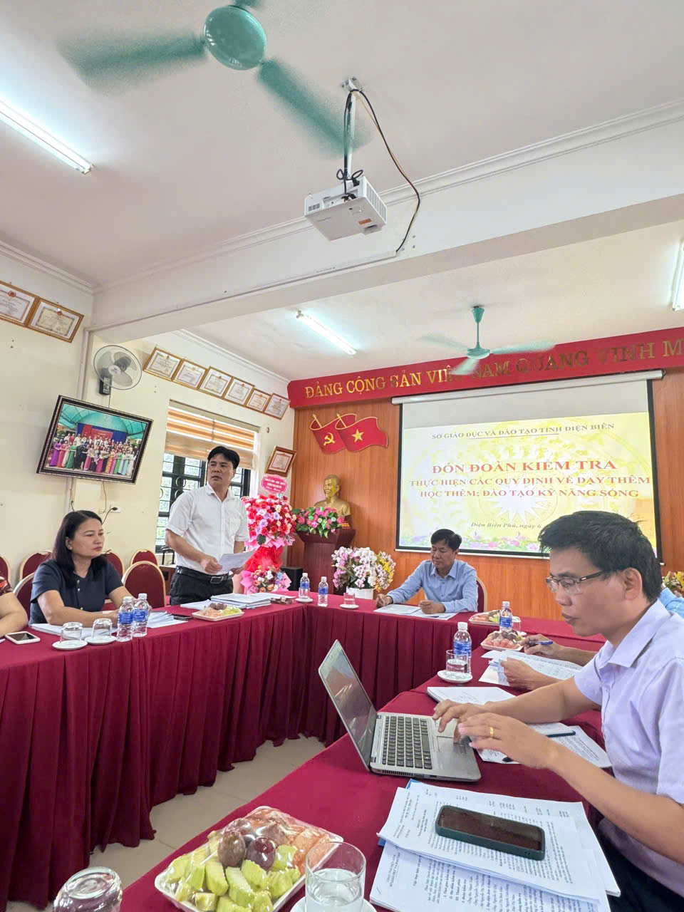 Trường THCS Mường Thanh đón đoàn của sở GD&ĐT Điện Biên về kiểm tra việc thực hiện các quy định về dạy thêm, học thêm; đào tạo kĩ năng sống.
