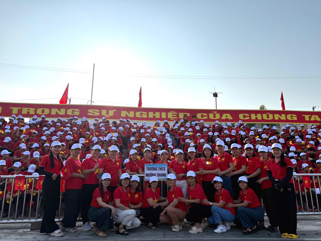 Thầy trò Trường THCS Mường Thanh tham gia lễ khai mạc đại hội tdtt tỉnh Điện Biên lần thứ xii năm 2026.