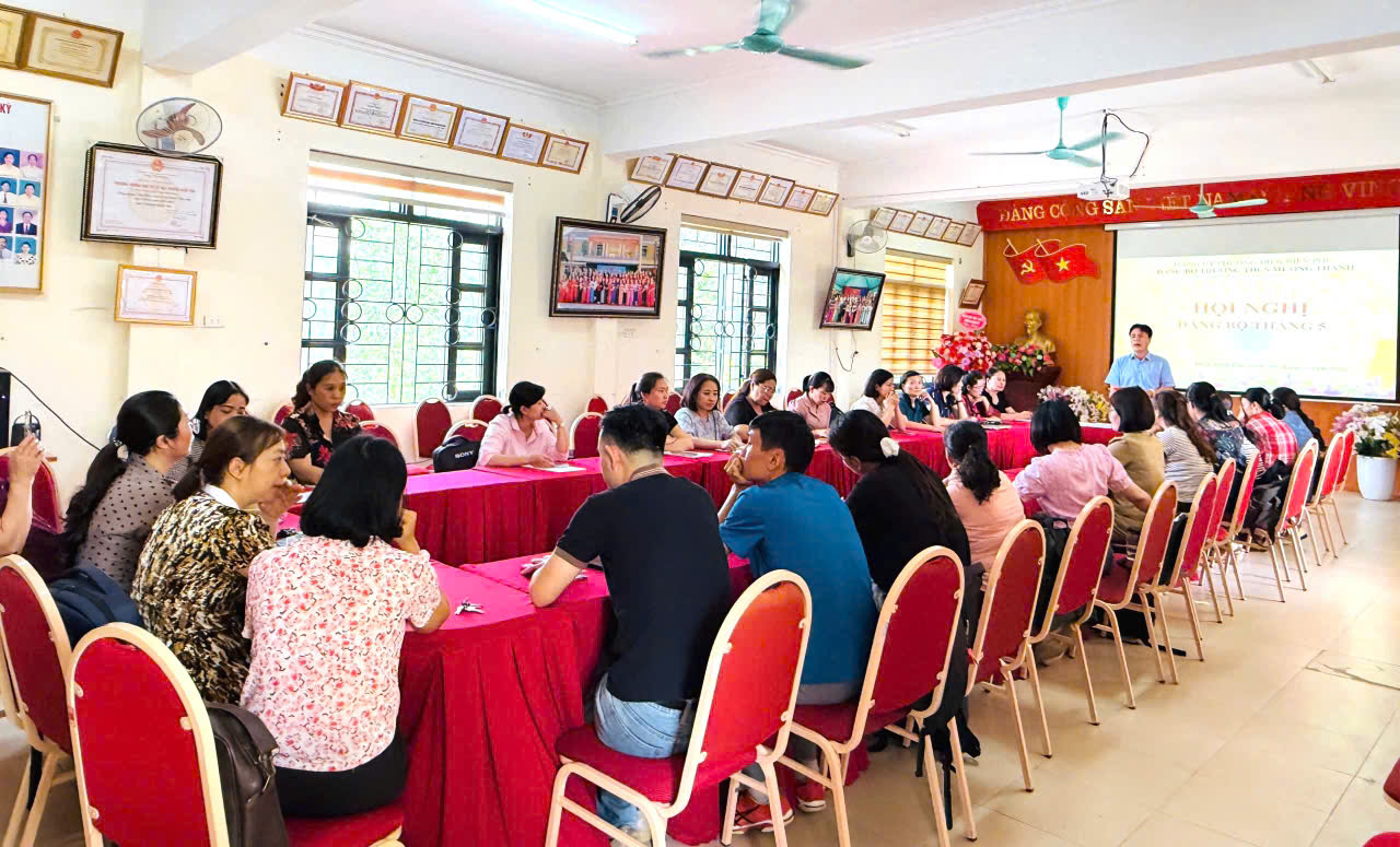 Đảng bộ Trường THCS Mường Thanh: Dấu ấn đổi mới và kiện toàn tổ chức trong những ngày tháng 5 lịch sử