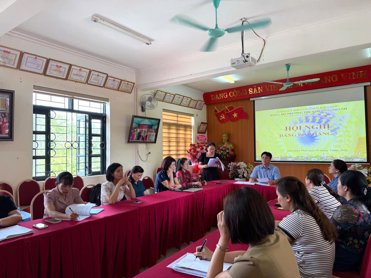 Đảng bộ Trường THCS Mường Thanh: Dấu ấn đổi mới và kiện toàn tổ chức trong những ngày tháng 5 lịch sử