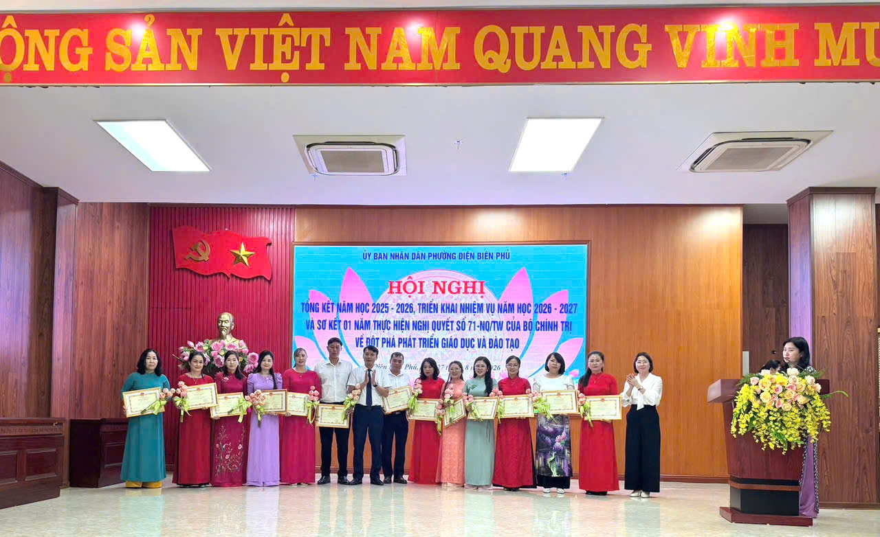 Trường THCS Mường Thanh tham gia hội nghị tổng kết năm học 2025 – 2026 của UBND phường Điện Biên Phủ.