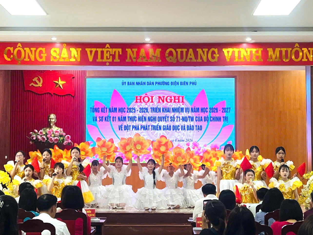 Trường THCS Mường Thanh tham gia hội nghị tổng kết năm học 2025 – 2026 của UBND phường Điện Biên Phủ.