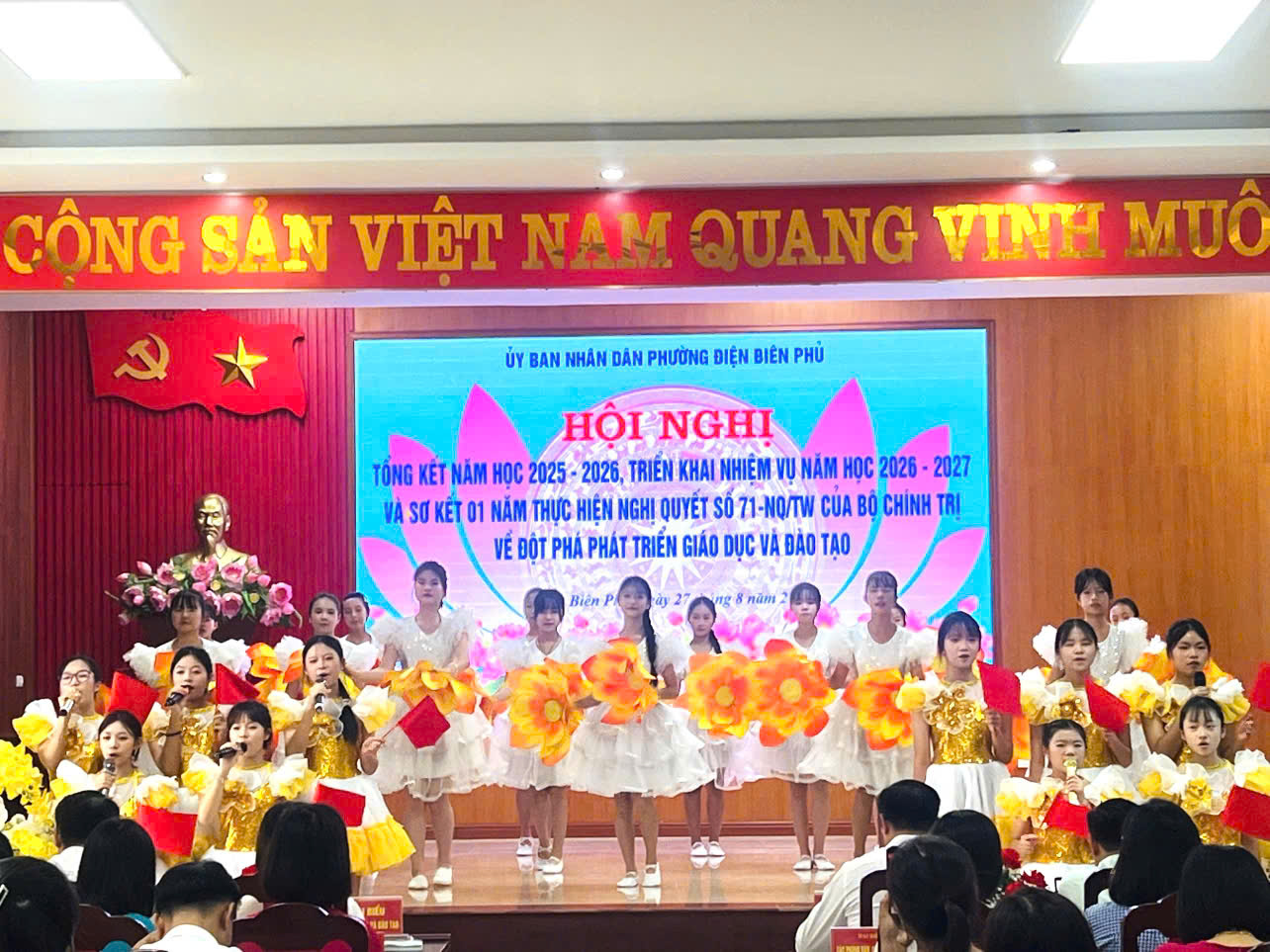 Trường THCS Mường Thanh tham gia hội nghị tổng kết năm học 2025 – 2026 của UBND phường Điện Biên Phủ.
