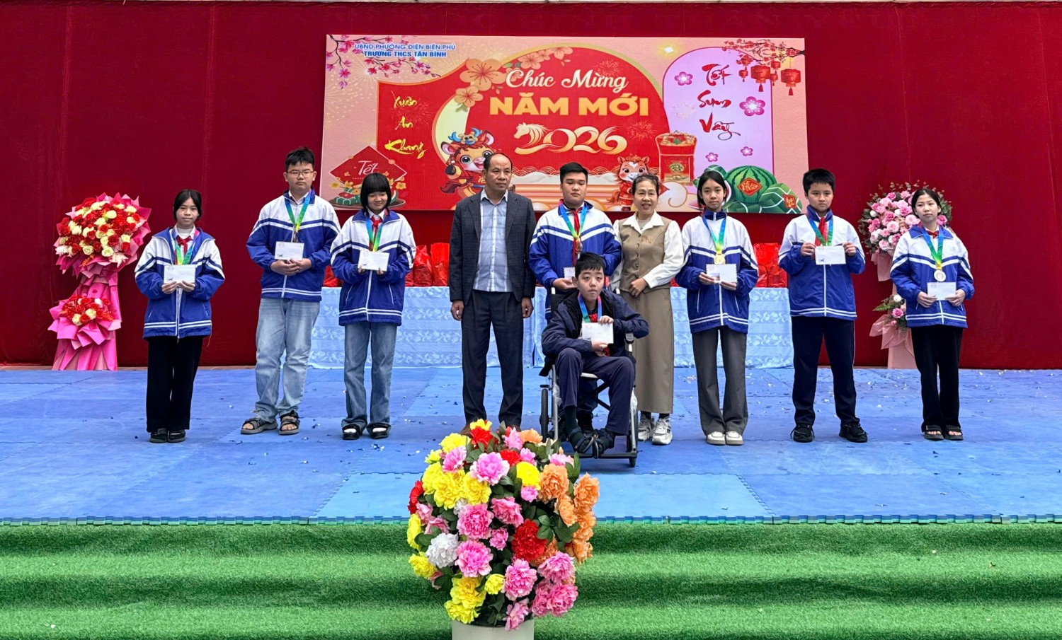 Xuân gắn kết - Tết yêu thương khi sức trẻ hòa cùng lòng nhân ái
