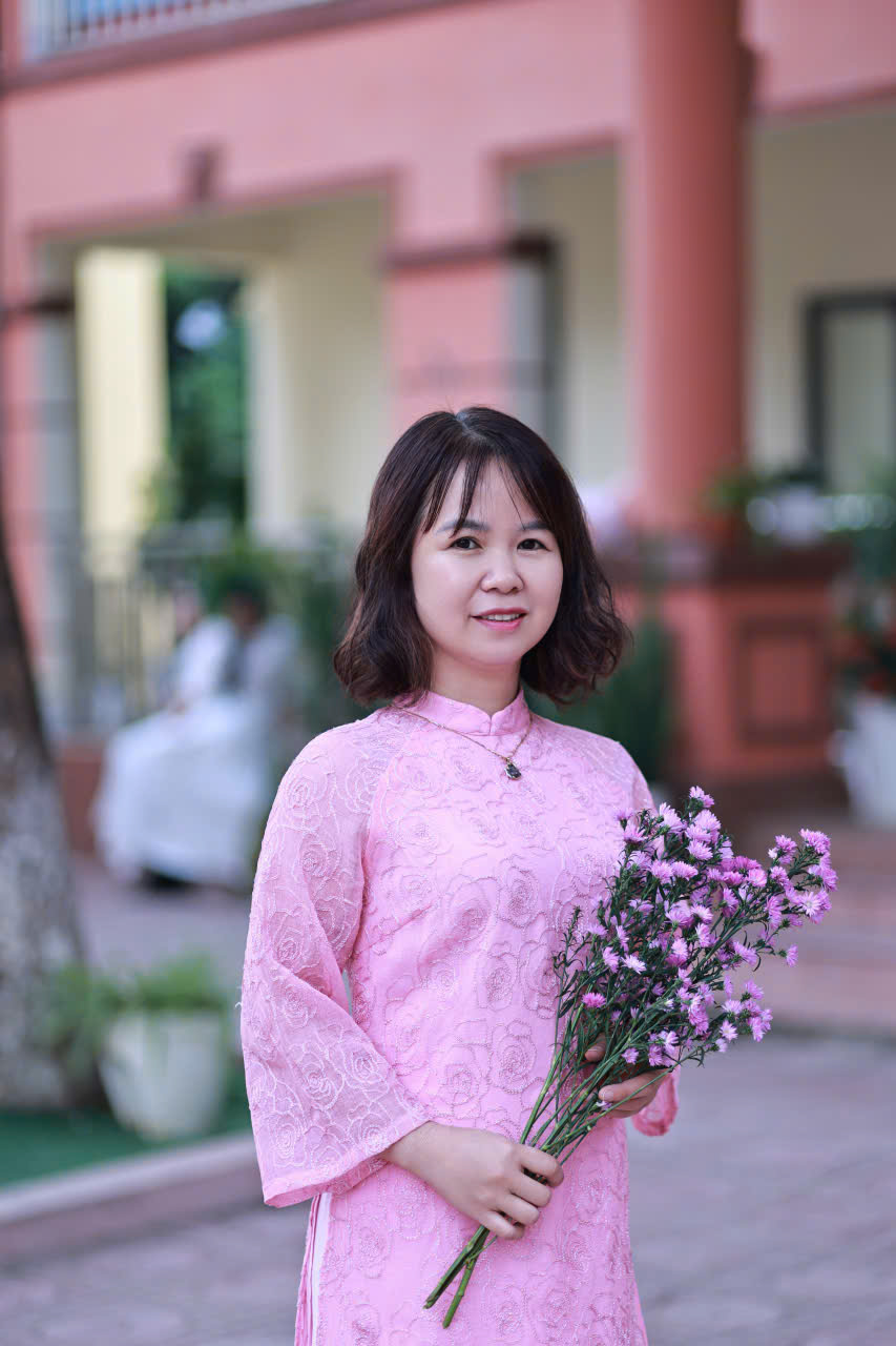 Hương sắc tháng ba: Khi tà áo dài làm đẹp thêm mái Trường THCS Tân Bình