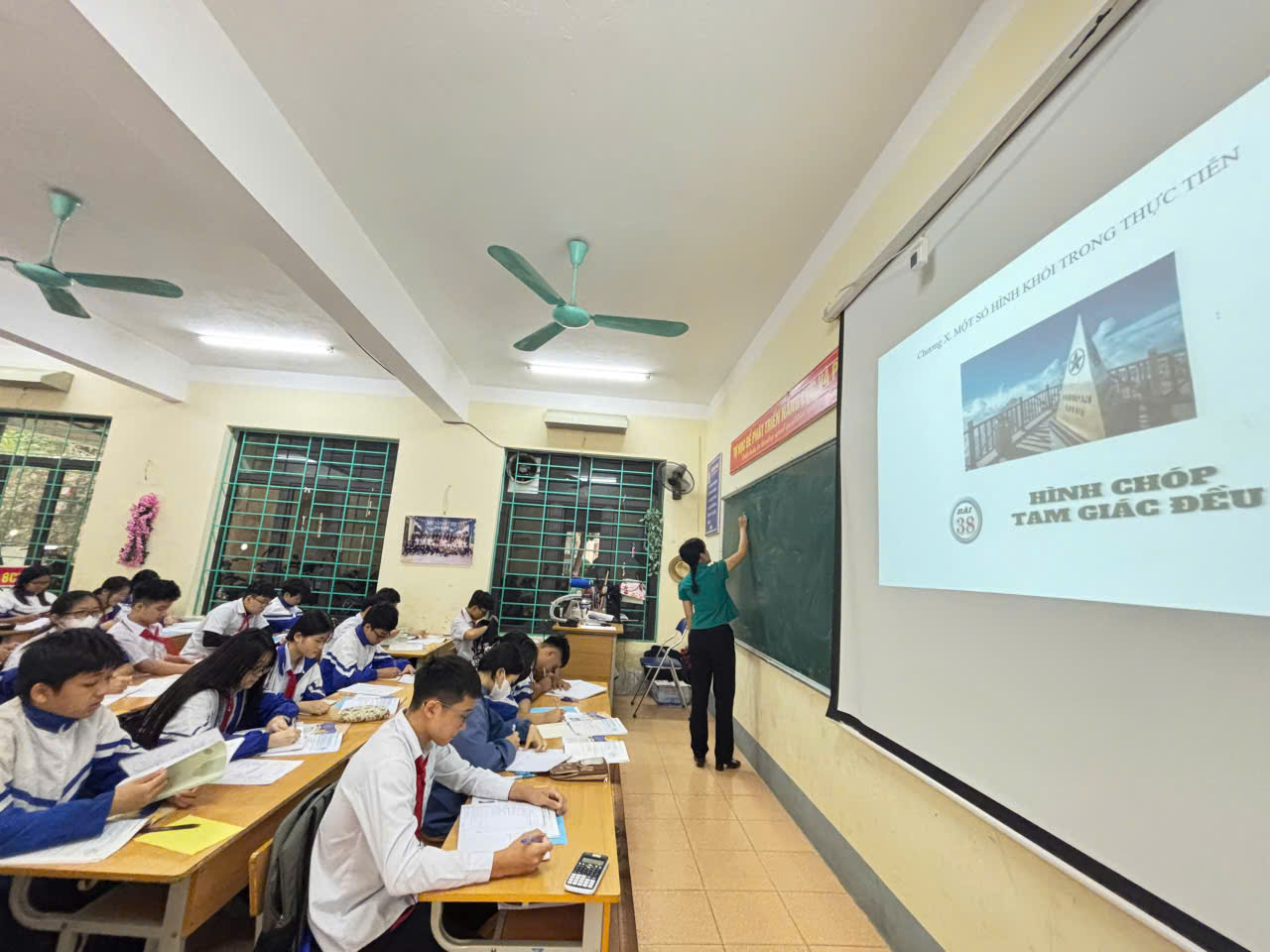 Trường THCS Tân Bình sẵn sàng cho hội thi giáo viên dạy giỏi cấp phường năm học 2025–2026