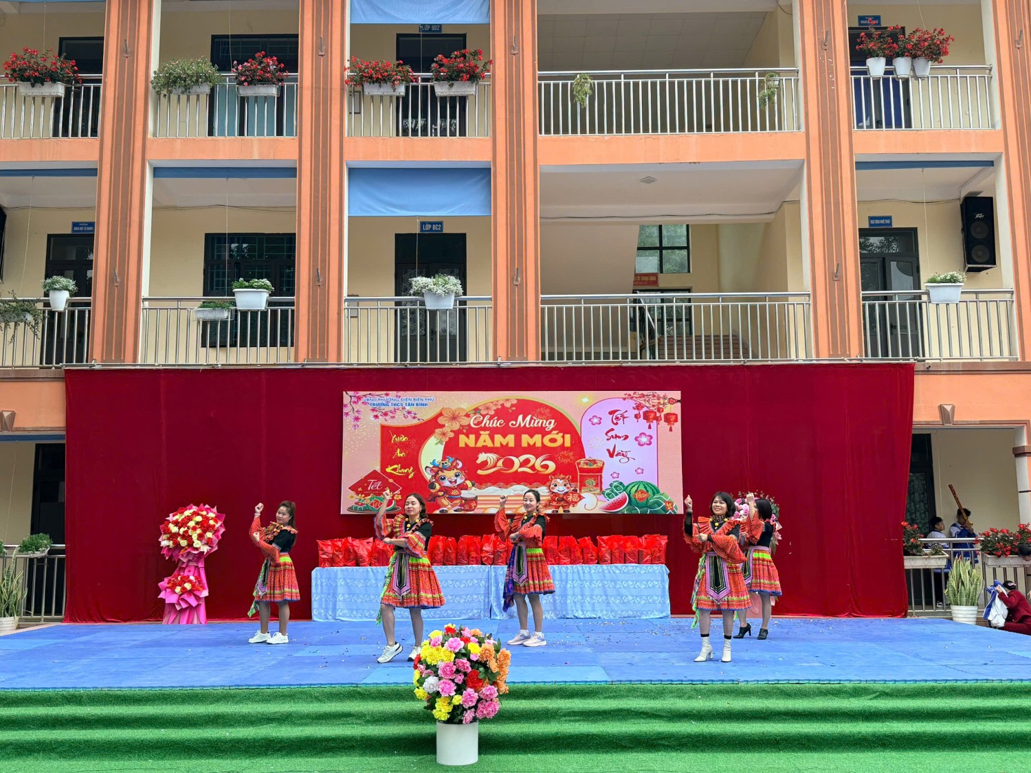 Xuân gắn kết - Tết yêu thương khi sức trẻ hòa cùng lòng nhân ái