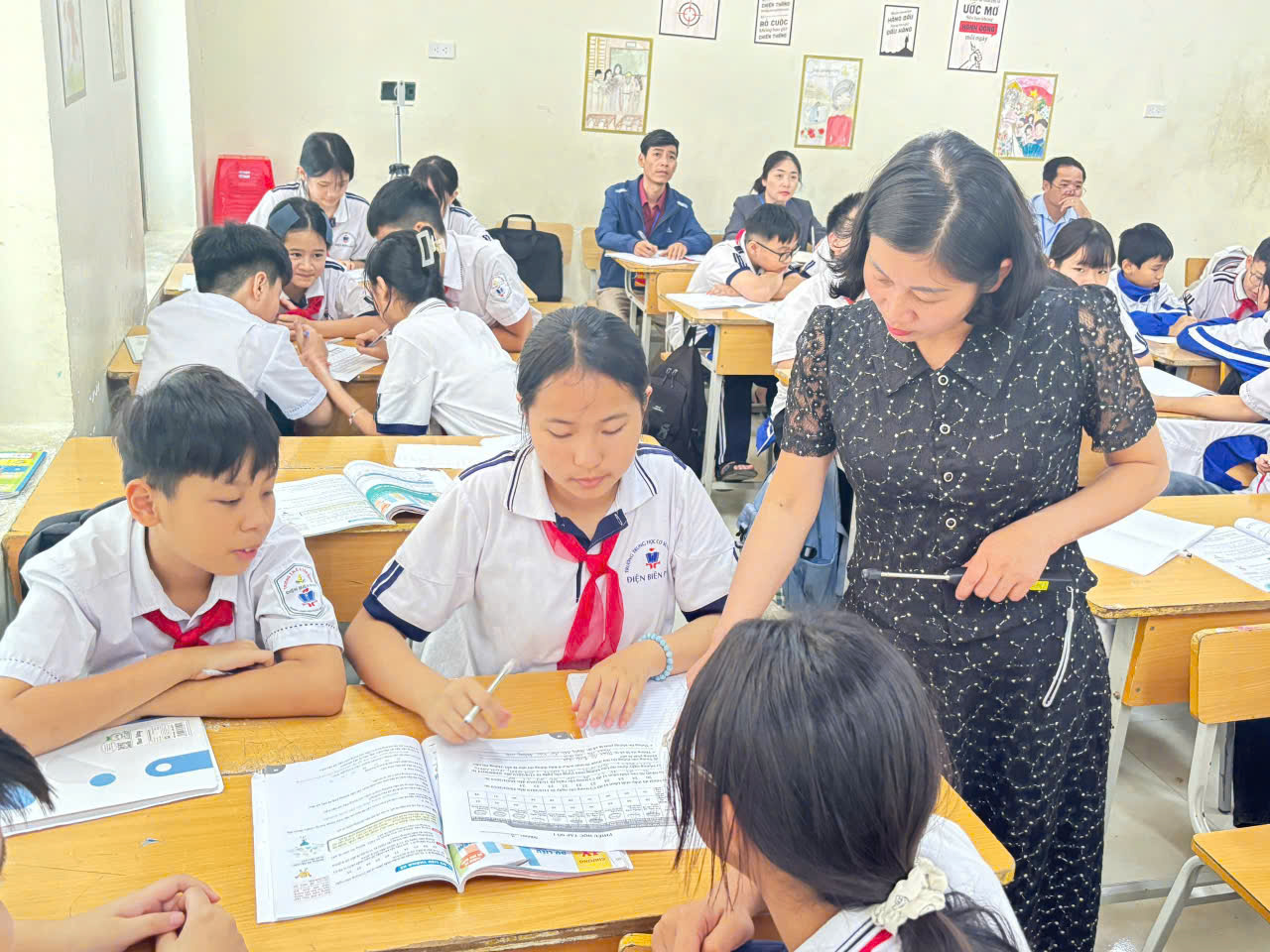 Trường THCS Tân Bình sẵn sàng cho hội thi giáo viên dạy giỏi cấp phường năm học 2025–2026