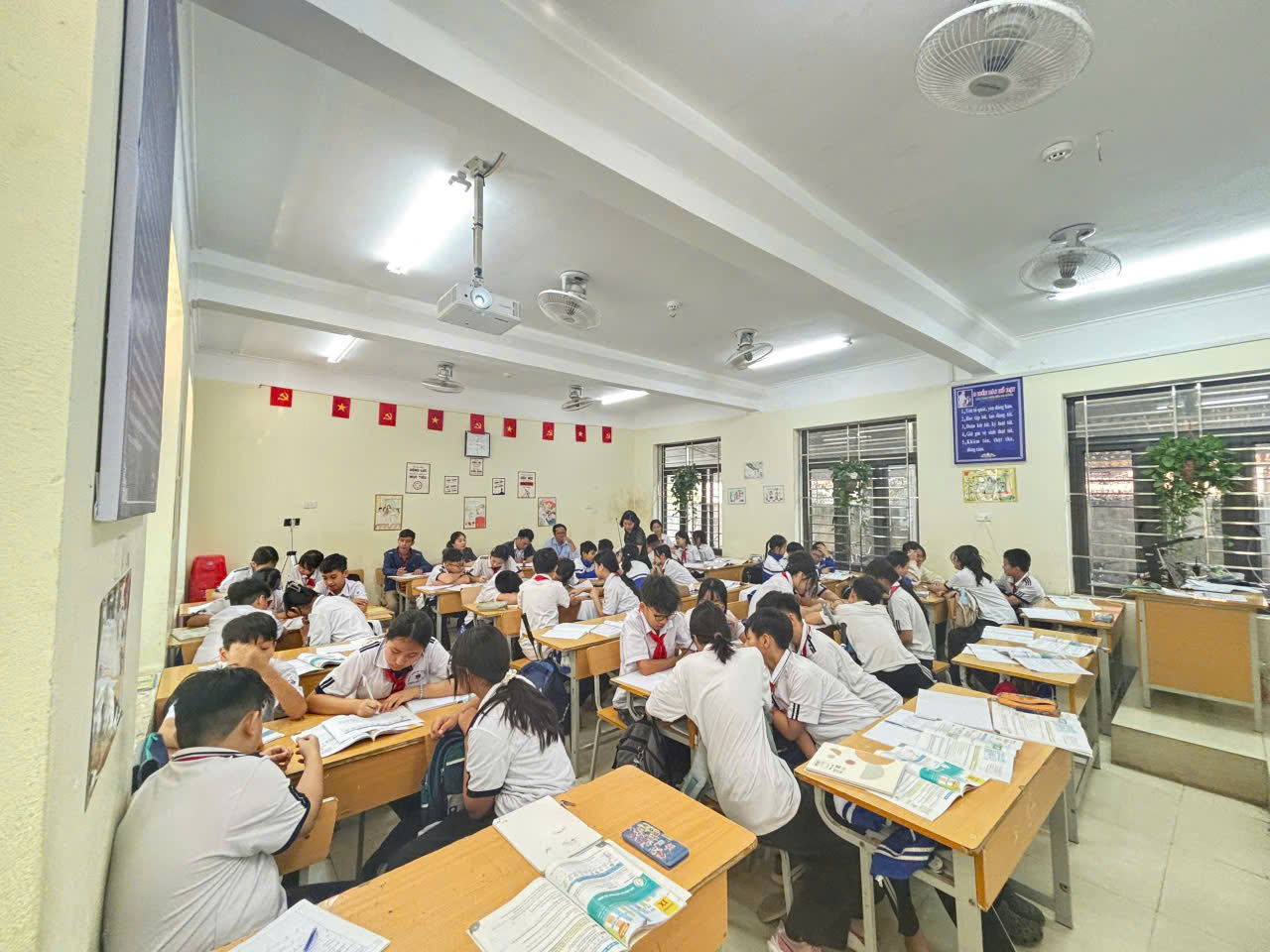 Trường THCS Tân Bình sẵn sàng cho hội thi giáo viên dạy giỏi cấp phường năm học 2025–2026