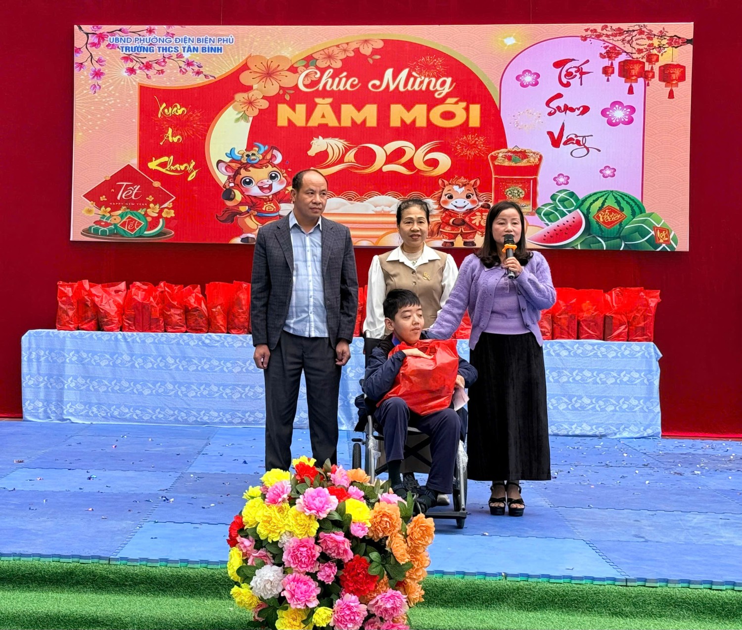 Xuân gắn kết - Tết yêu thương khi sức trẻ hòa cùng lòng nhân ái