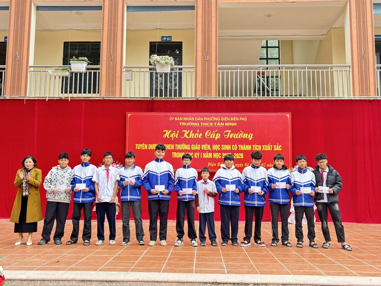 Trường THCS Tân Bình - Rực rỡ sắc màu trong Hội khỏe Phù Đổng cấp trường và vinh danh những "hạt giống vàng" đạt kết quả cao trong các kì thi chọn hsg các môn văn hoá lớp 9; khoa học kĩ thuật cấp phường, cấp tỉnh năm học 2025-2026.