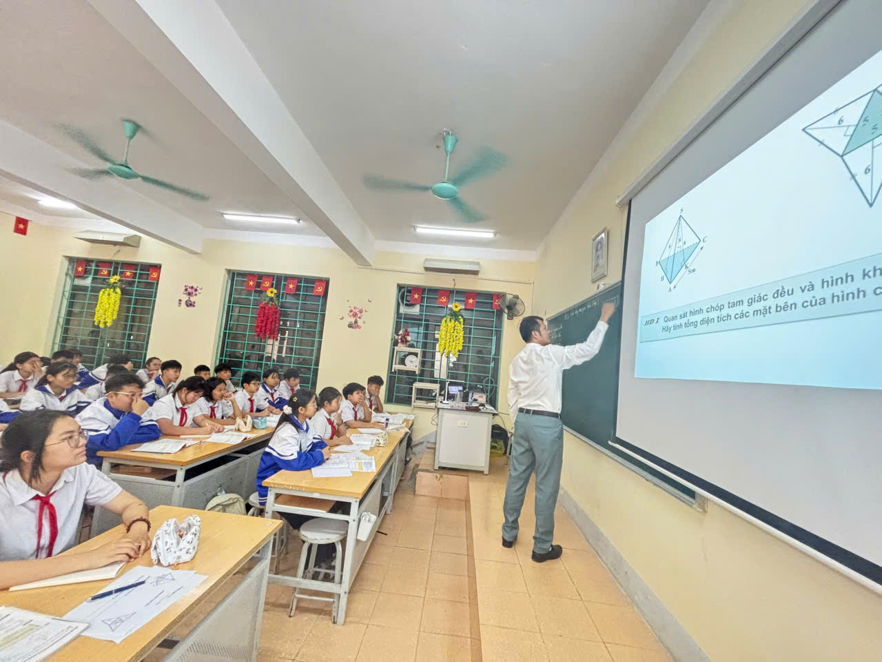 Trường THCS Tân Bình sẵn sàng cho hội thi giáo viên dạy giỏi cấp phường năm học 2025–2026