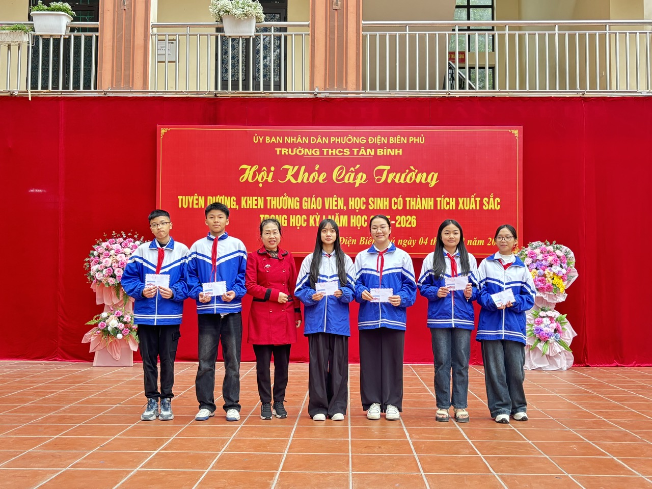 Trường THCS Tân Bình - Rực rỡ sắc màu trong Hội khỏe Phù Đổng cấp trường và vinh danh những "hạt giống vàng" đạt kết quả cao trong các kì thi chọn hsg các môn văn hoá lớp 9; khoa học kĩ thuật cấp phường, cấp tỉnh năm học 2025-2026.