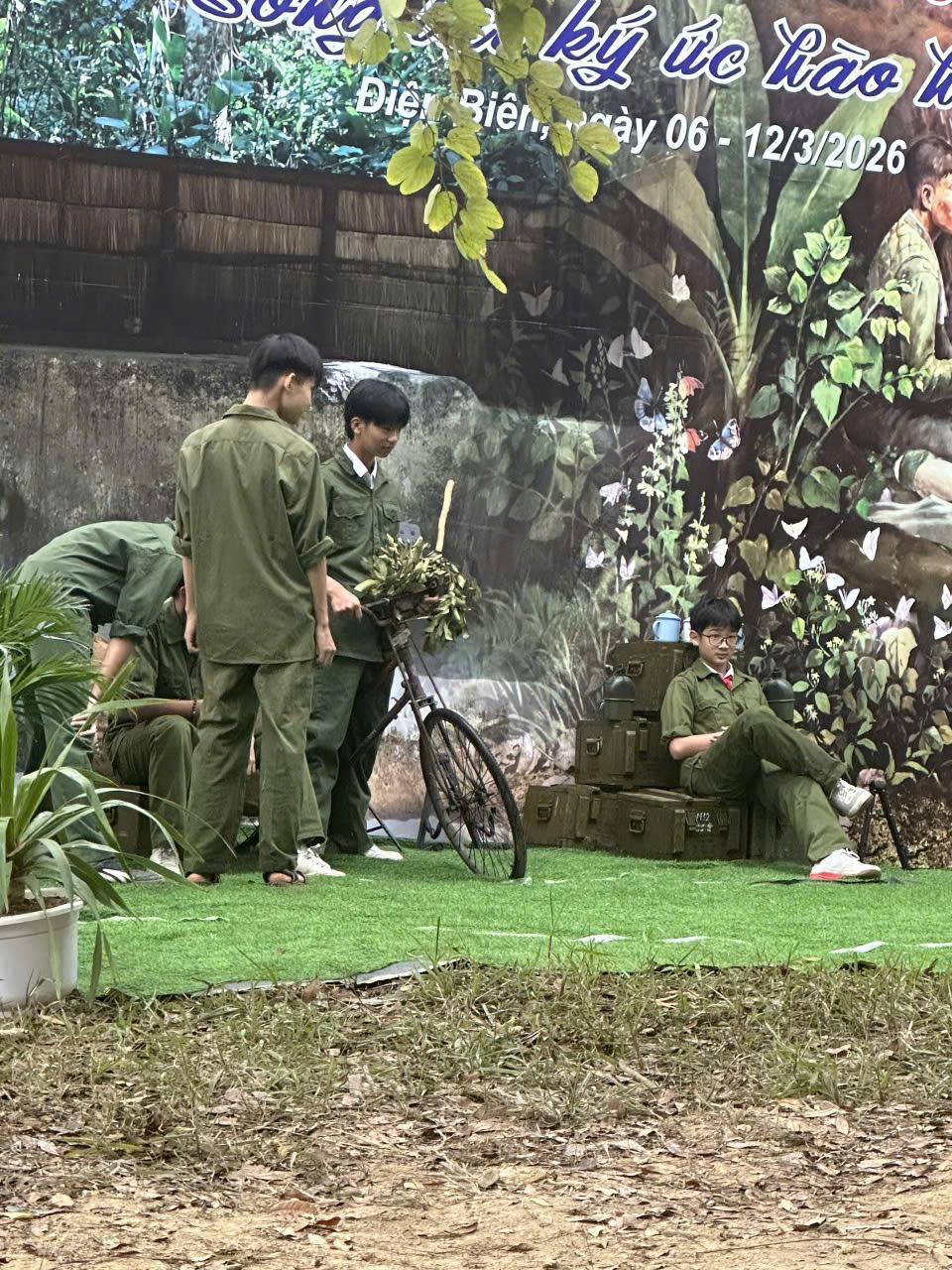 Hành trình về nguồn trải nghiệm “bếp hoàng cầm, bữa cơm chiến sĩ”