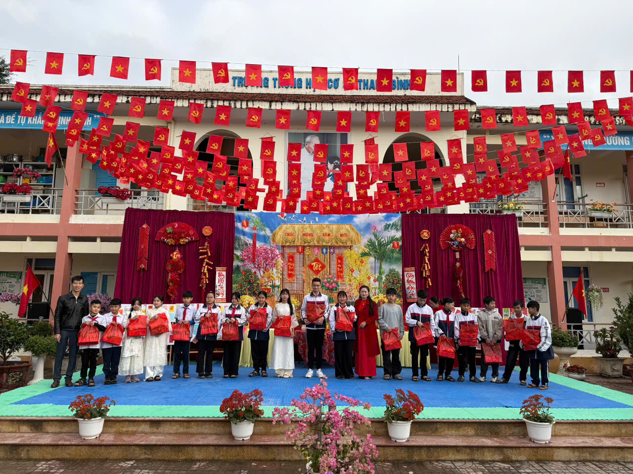 Trường THCS Thanh Bình - Phường Điện Biên Phủ tổ chức chương trình “Tết bính ngọ – Xuân yêu thương 2026”