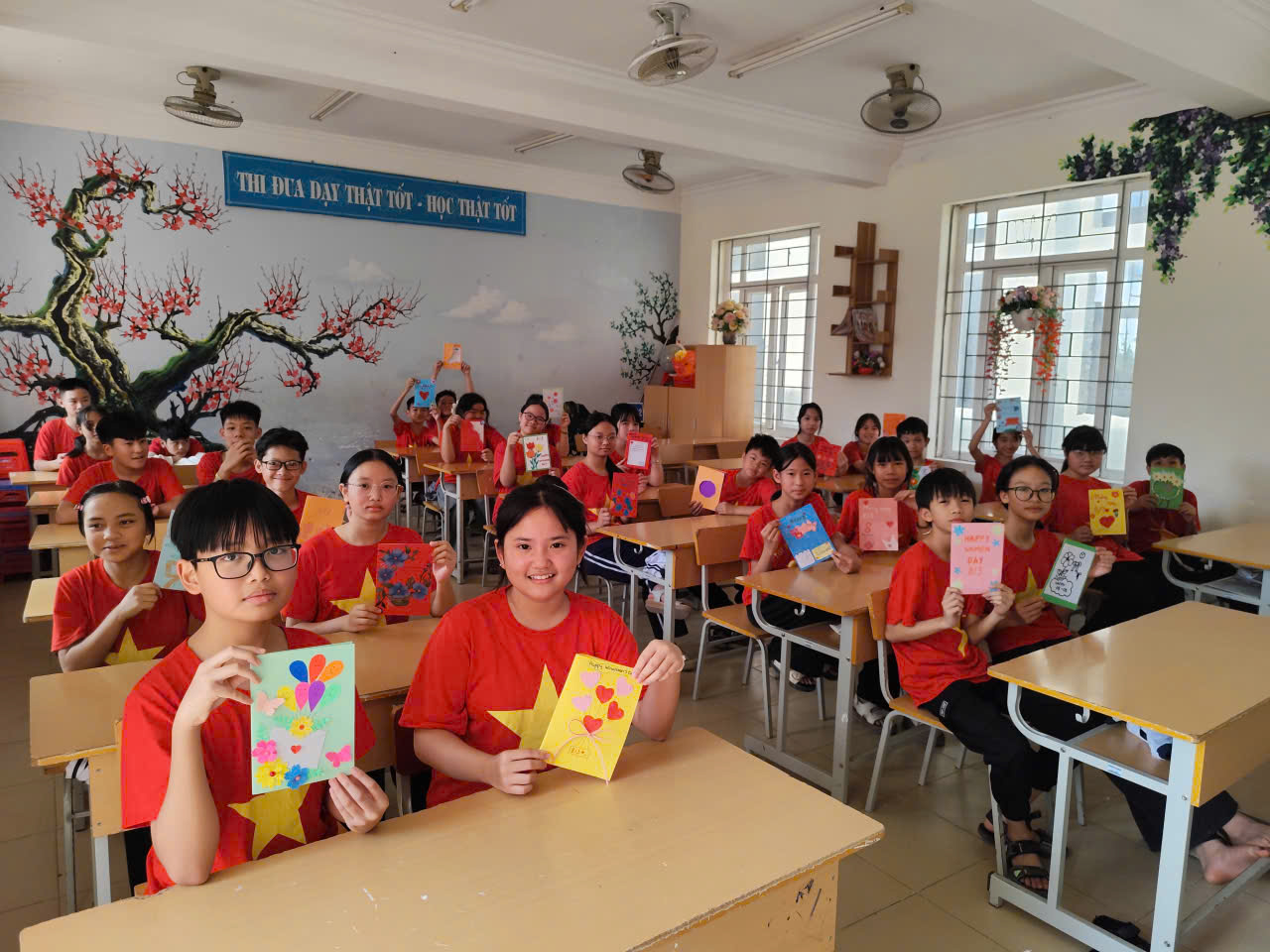 Trường THCS Thanh Bình, phường Điện Biên Phủ tổ chức các hoạt động chào mừng ngày quốc tế phụ nữ 8/3 và hưởng ứng lễ hội Hoa Ban năm 2026