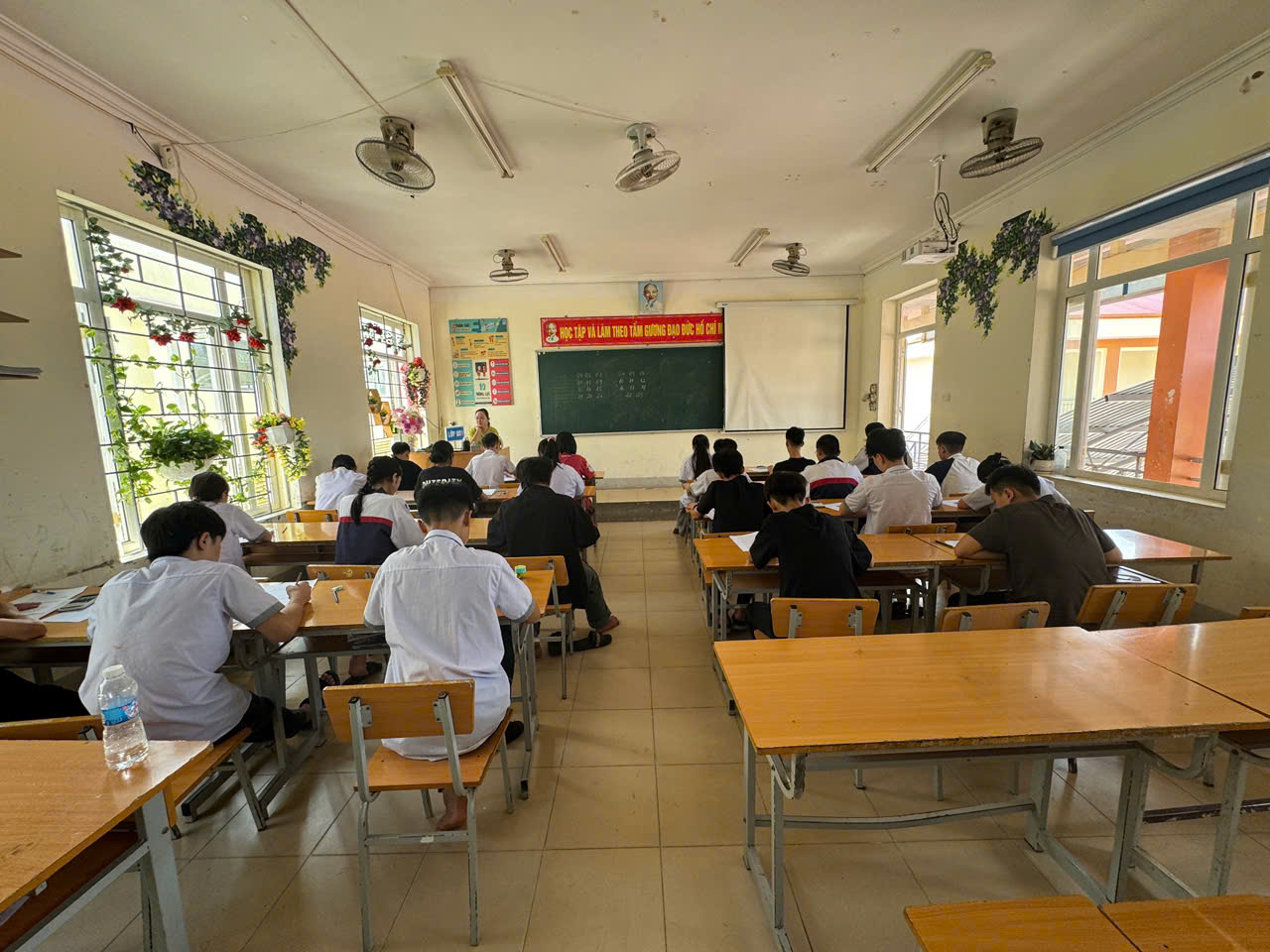 Trường THCS Thanh Bình tổ chức thi thử lần 2 cho học sinh lớp 9