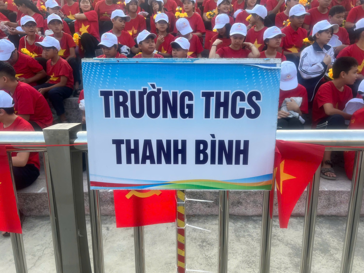 Trường THCS Thanh Bình, phường Điện Biên Phủ tham gia màn vẫy cờ hoa tại đại hội thể dục thể thao tỉnh Điện Biên lần thứ xii năm 2026