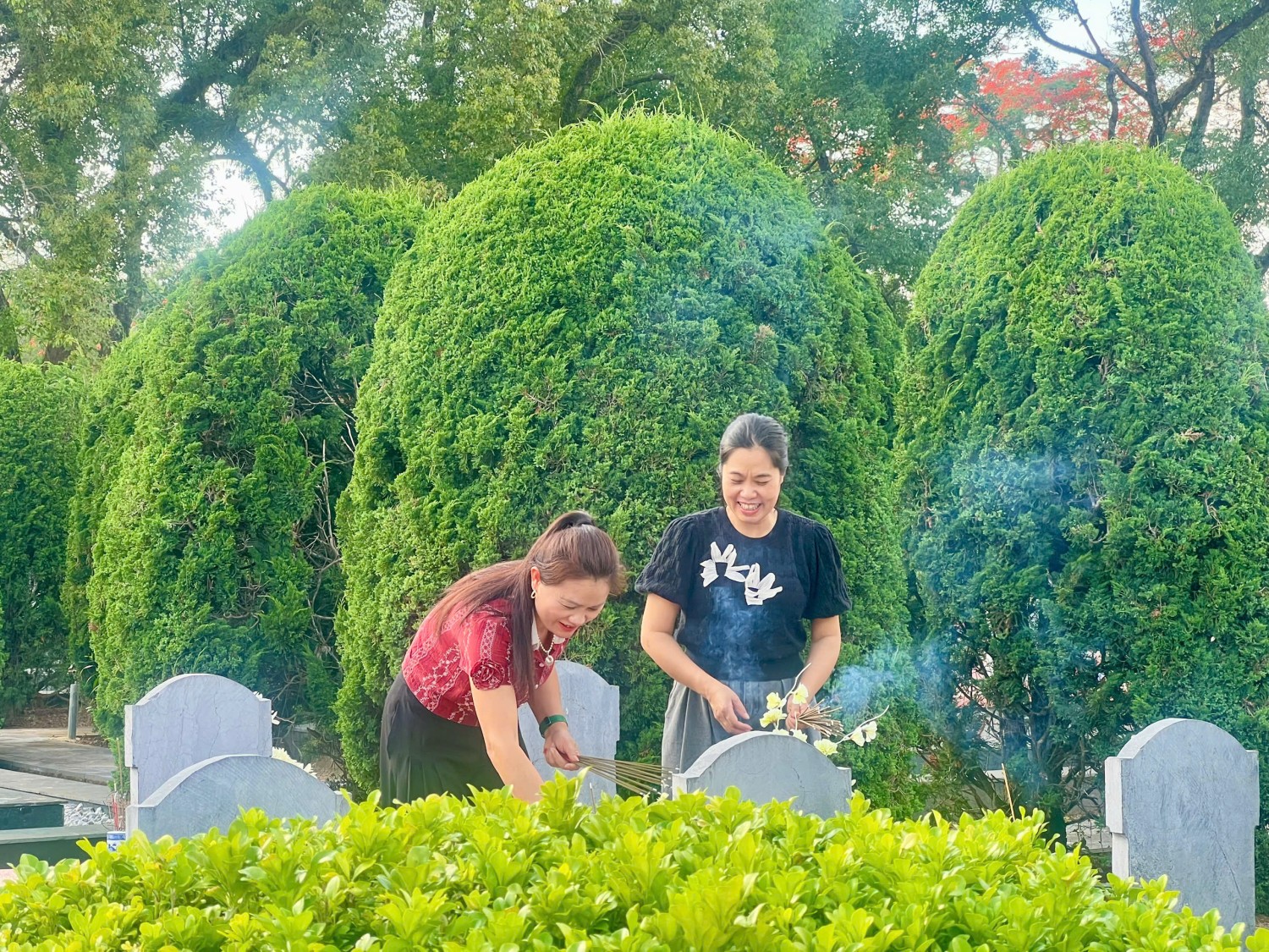 Trường THCS Thanh Bình - Phường Điện Biên Phủ, tỉnh Điện Biên dâng hương tri ân các anh hùng liệt sỹ nhân kỷ niệm 72 năm chiến thắng Điện Biên Phủ