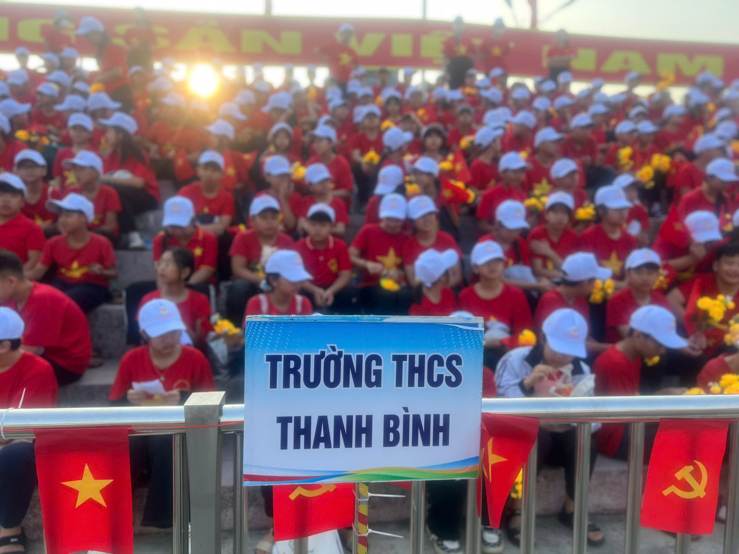 Trường THCS Thanh Bình, phường Điện Biên Phủ tham gia màn vẫy cờ hoa tại đại hội thể dục thể thao tỉnh Điện Biên lần thứ xii năm 2026