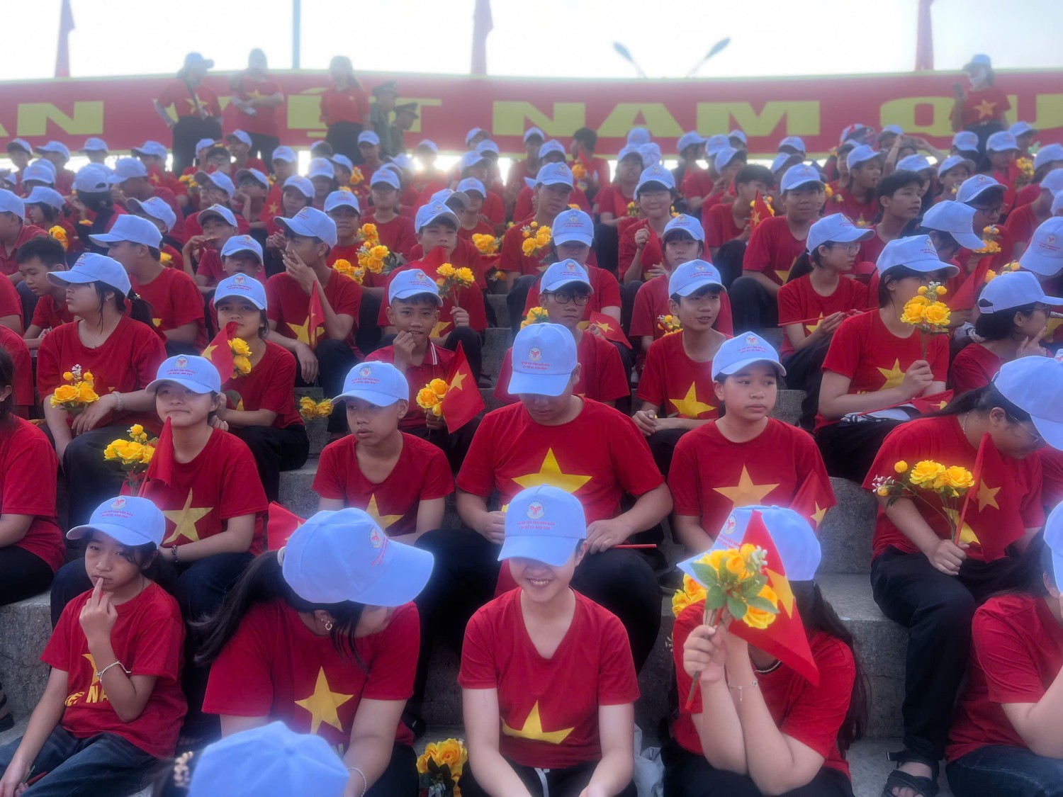 Trường THCS Thanh Bình, phường Điện Biên Phủ tham gia màn vẫy cờ hoa tại đại hội thể dục thể thao tỉnh Điện Biên lần thứ xii năm 2026