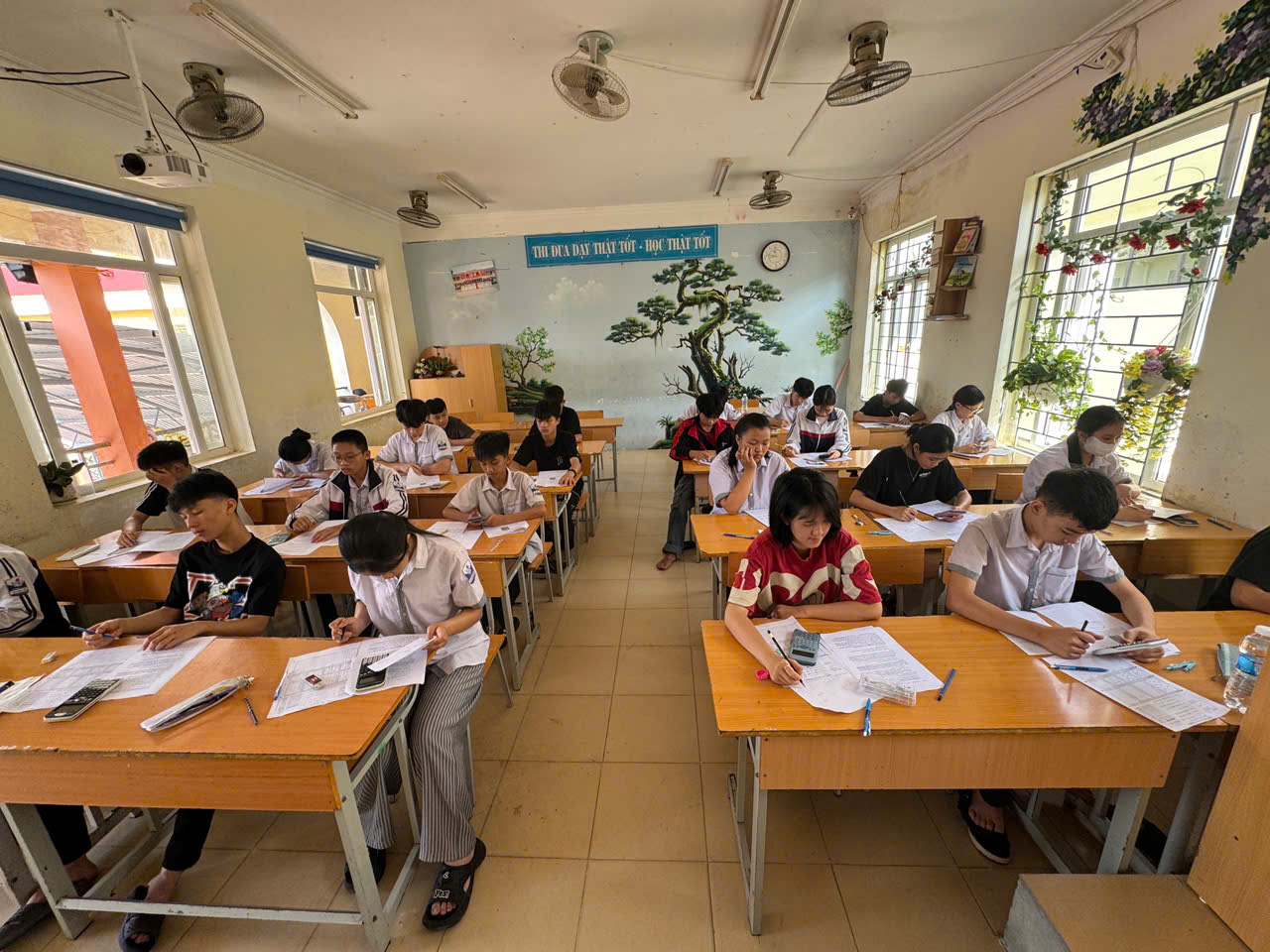 Trường THCS Thanh Bình tổ chức thi thử lần 2 cho học sinh lớp 9