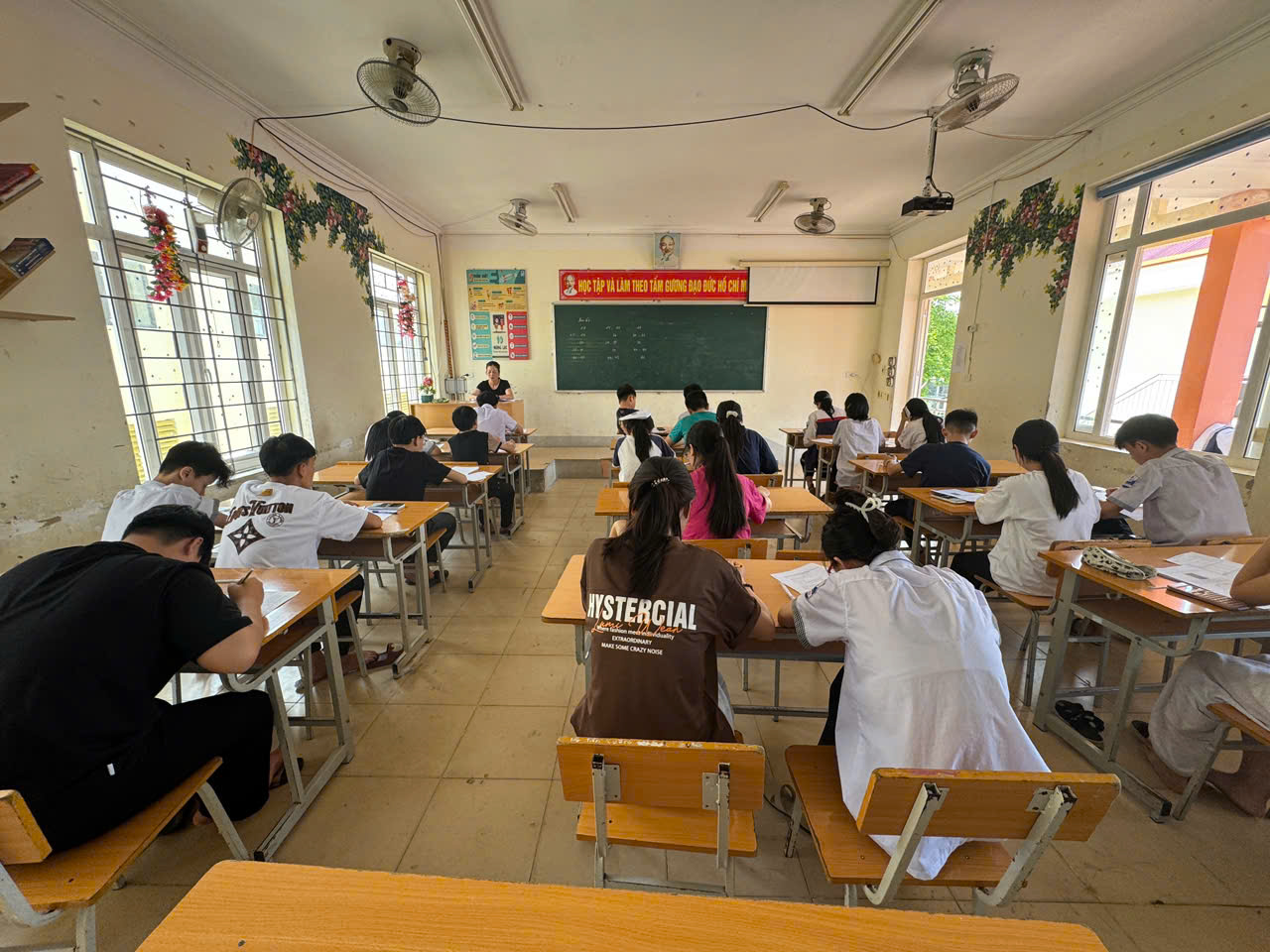 Trường THCS Thanh Bình tổ chức thi thử lần 2 cho học sinh lớp 9