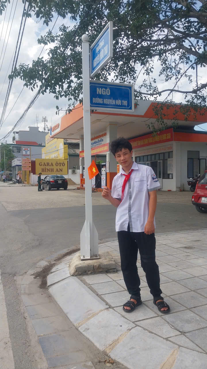 Trường THCS Thanh Bình tham gia phục vụ lễ đón nhận, truy điệu và an táng hài cốt liệt sĩ