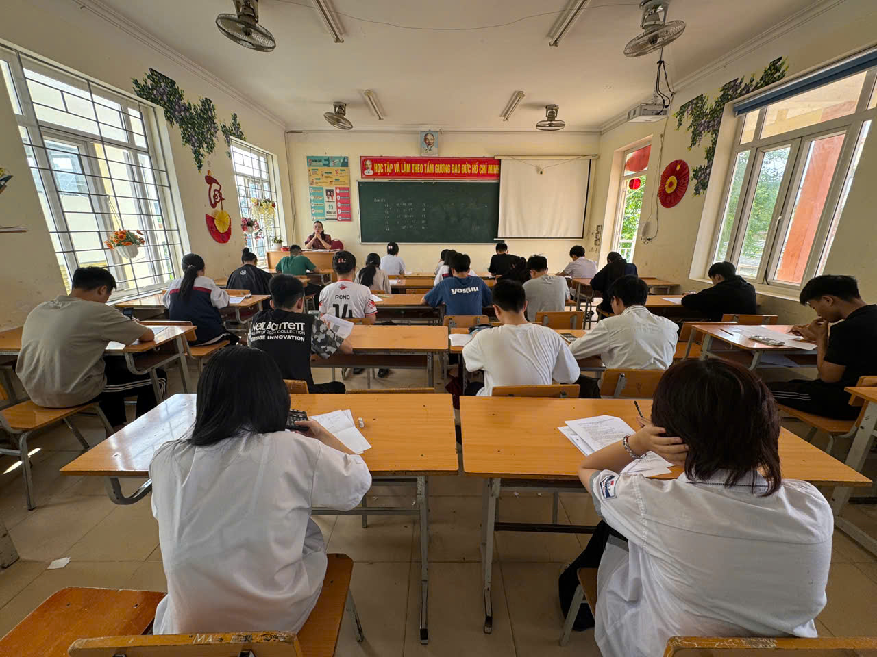 Trường THCS Thanh Bình tổ chức thi thử lần 2 cho học sinh lớp 9