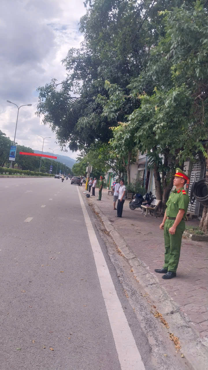 Trường THCS Thanh Bình tham gia phục vụ lễ đón nhận, truy điệu và an táng hài cốt liệt sĩ