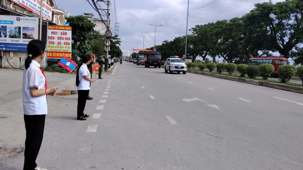 Trường THCS Thanh Bình tham gia phục vụ lễ đón nhận, truy điệu và an táng hài cốt liệt sĩ