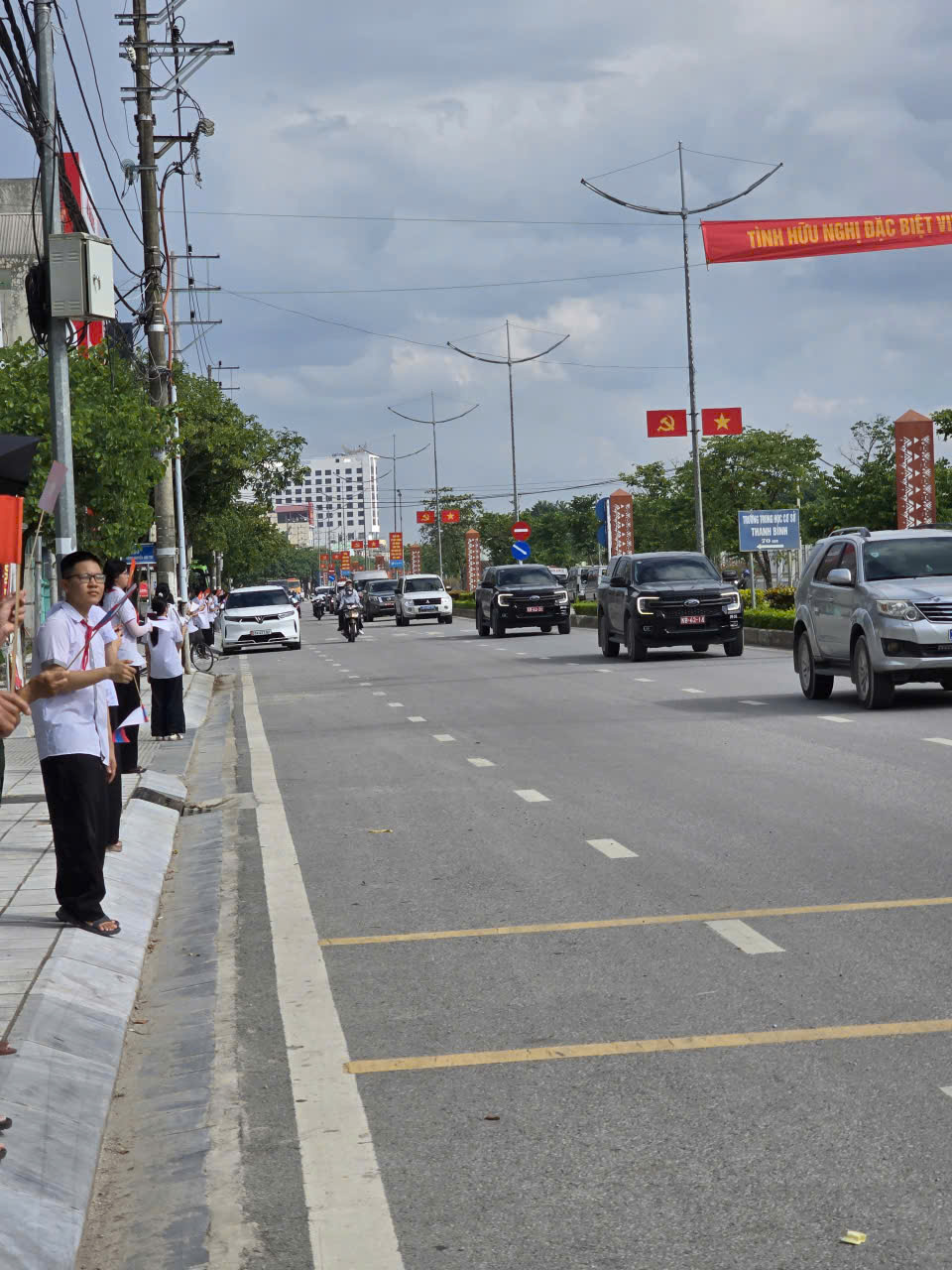 Trường THCS Thanh Bình tham gia phục vụ lễ đón nhận, truy điệu và an táng hài cốt liệt sĩ