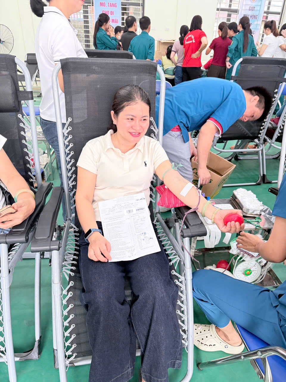 Cán bộ, giáo viên, nhân viên Trường THCS Thanh Bình tích cực tham gia ngày hội hiến máu tình nguyện năm 2026