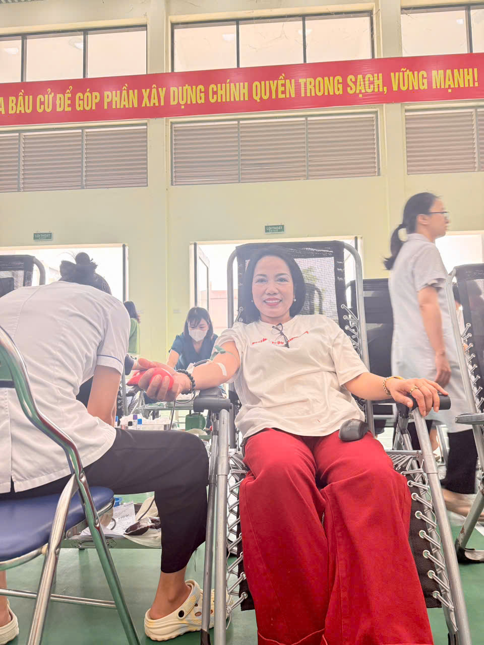 Cán bộ, giáo viên, nhân viên Trường THCS Thanh Bình tích cực tham gia ngày hội hiến máu tình nguyện năm 2026