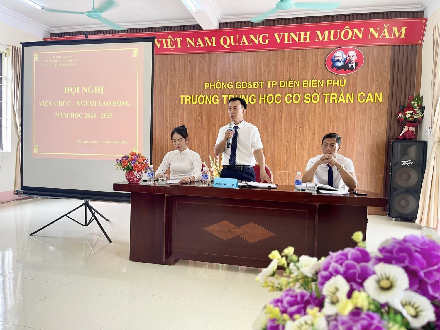Hội nghị viên chức – Người lao động Trường THCS Trần Can (năm học 2024 – 2025)