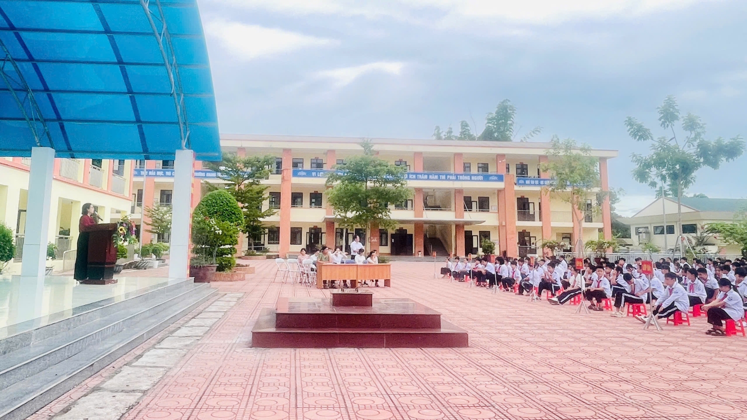 Lồng ghép tuyên truyền sức khỏe sinh sản vị thành niên tại Trường THCS Trần Can